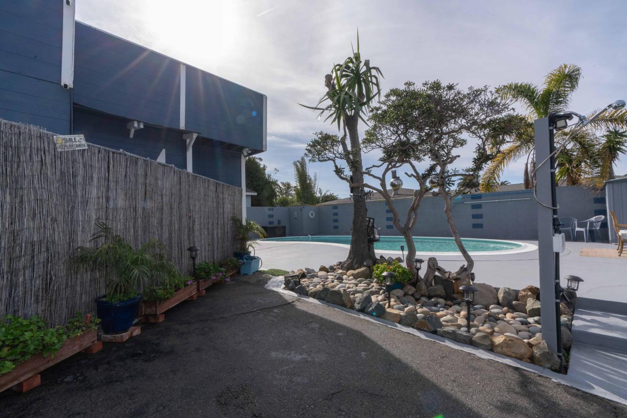 * - The Leucadia Grotto - * An Gem *